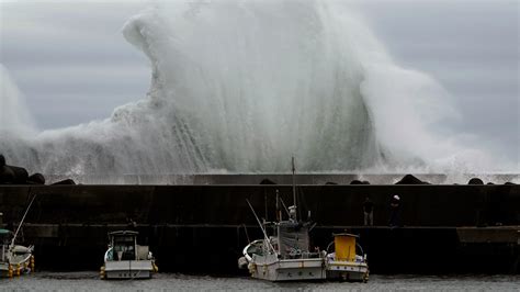 Typhoon Hagibis Could Match Fury of 1958 Storm That Killed 1,200 in Japan - The New York Times