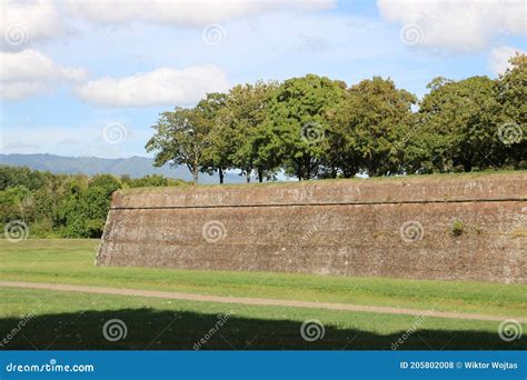 City Walls of Lucca Tuscany, Italy Stock Photo - Image of italy, tuscany: 205802008