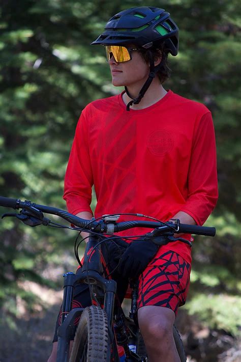 Jakroo launches custom MTB apparel line for shops | Bicycle Retailer ...