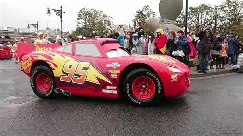 Lightning McQueen Parade at Tokyo DisneySea - YouTube