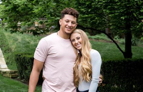 Patrick Mahomes' Girlfriend Brittany Matthews Drops Bikini Pics on ...