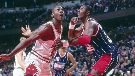 Michael Jordan vs. Hakeem Olajuwon: Breaking down the Bulls-Rockets NBA ...