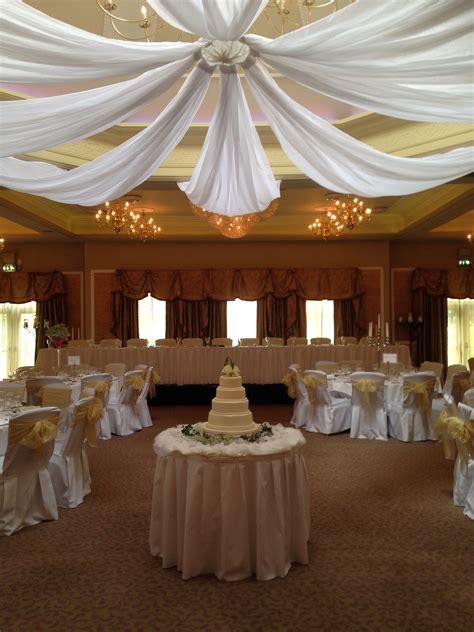 Ceiling drapes westport www.perfect-details.com | Techo de boda, Adornos para boda, Centro de ...