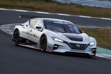 Nissan Leaf NISMO Race Car Lights Up Tokyo » EFTM