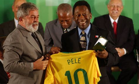 Pelé: A True Football Legend » 1279 Career Goals + Infographic