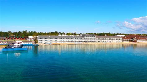 Hamilton Inn Select Beachfront Mackinaw City, Michigan, US - Reservations.com