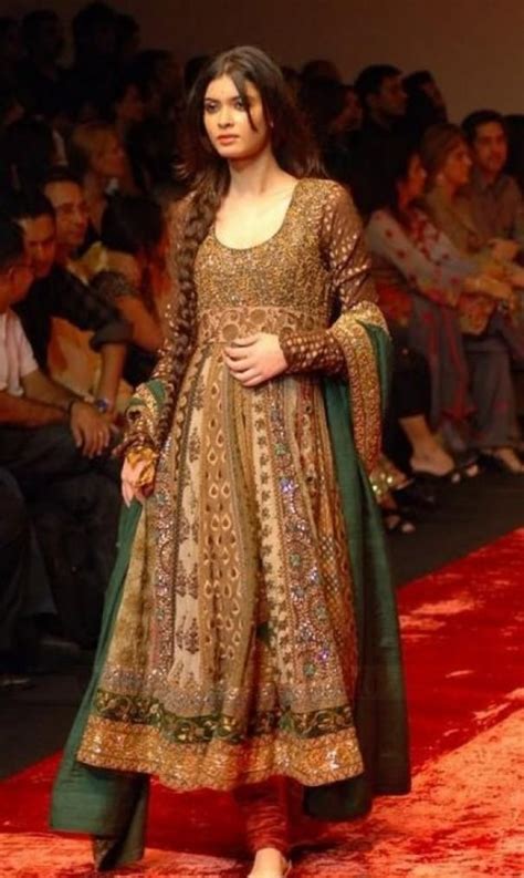 north indian fashion | Indian fashion, Fashion, Pakistani fashion