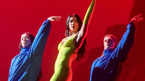 Dua Lipa Kicks Off 'Future Nostalgia Tour' 2022 - Set List Revealed! - Trendradars Latest