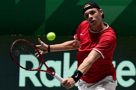 Canada beat United States to seal place in last eight at Davis Cup Finals