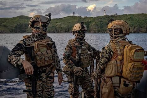 Philippine NAVSOCOM (Navy Seals) Operators during the Philippine Armed ...