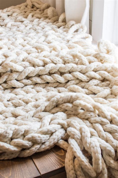 How to Make a Cozy Finger Knit Blanket in Two Hours