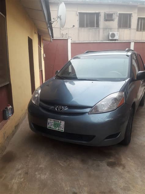 Toyota sienna 06 with bad engine 1.3 - Autos - Nigeria