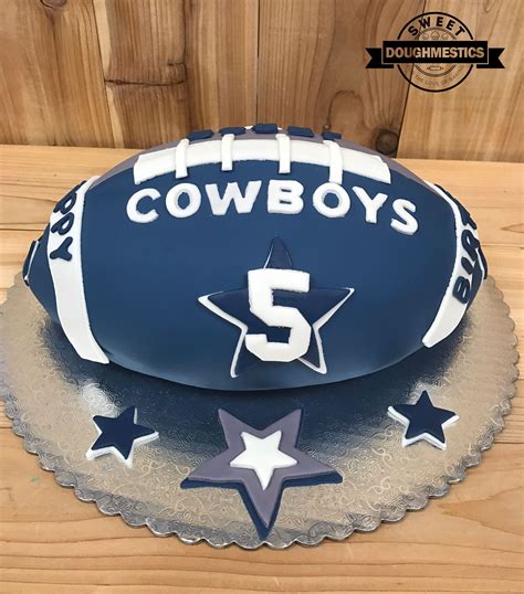 Dallas Cowboys Football cake by Sweet Doughmestics | Dallas cowboys ...