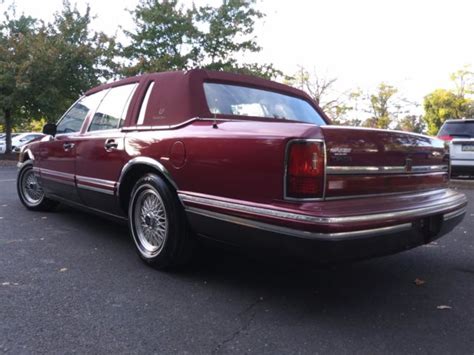 1993 LINCOLN TOWN CAR SIGNATURE SERIES "65,000 ACTUAL MILES" NO RESERVE AUCTION for sale: photos ...