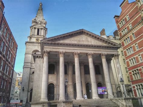 St George's church, Bloomsbury (1730) - adventures in architecture