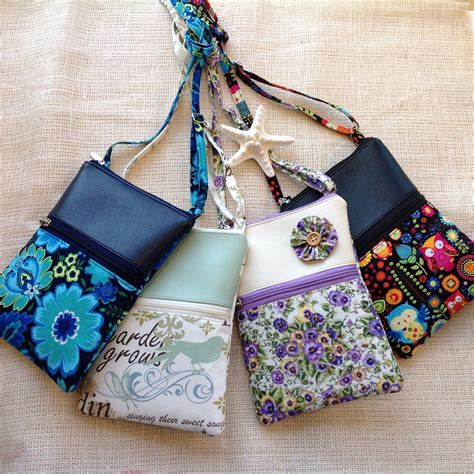 EmiaBella shared a new photo on Etsy | Fabric bags, Fabric purses, Diy purse crossbody