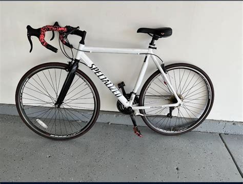 Does this specialized road bike look legit ? : r/bikecommuting