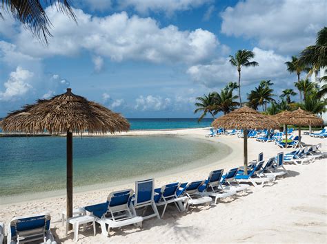 Aruba Hotel Review: Renaissance Aruba Resort + Flamingo Beach