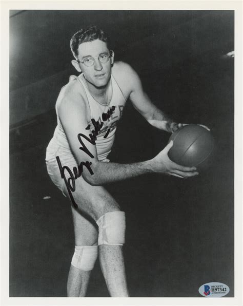 George Mikan Signed Minneapolis Lakers 8x10 Photo (Beckett COA) | Pristine Auction