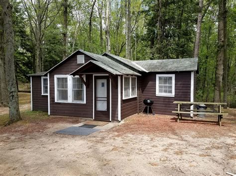 Pine Lake Cabins, Cabins 19214, Wellston, United States of America | Glamping Hub