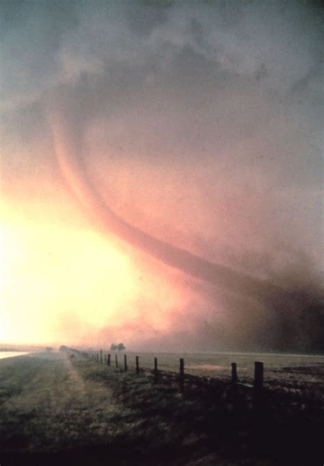 1981 Cordell, Oklahoma tornado. An amazingly formed 'rope' tornado, captured during it's ...