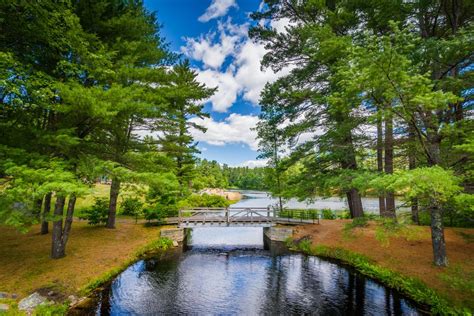 10 State Park Trails In New Hampshire That Are Perfect For Winter Hikers