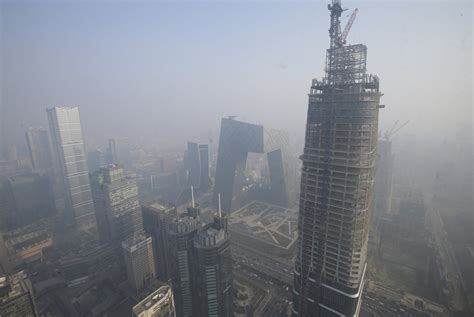 Thousands of plants cut production as Beijing smog persists | The Japan ...