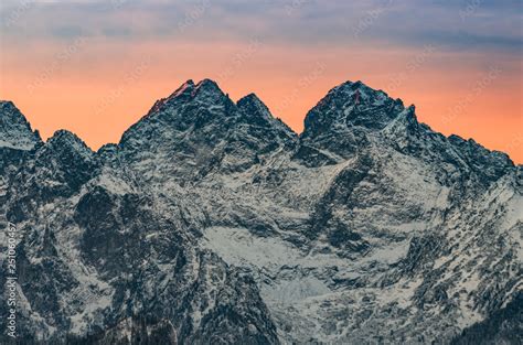 Tatra mountains landscape, winter sunrise over Rysy and Wysoka Stock ...