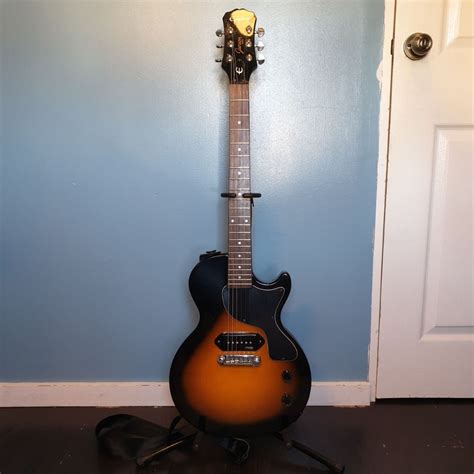 Epiphone Les Paul Junior, Hobbies & Toys, Music & Media, Musical ...