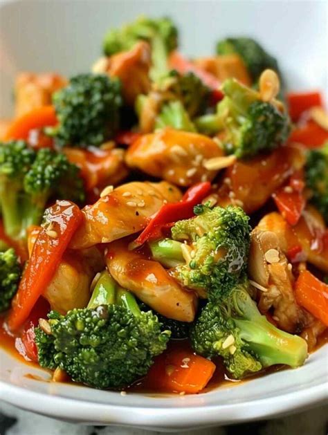 Chicken with Broccoli and Carrot Stir Fry - Quick Homemade Recipes