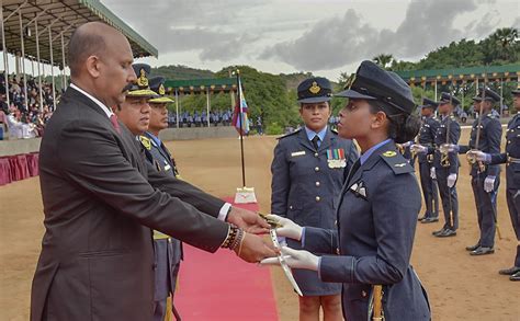 Sri Lanka Air Force gets its first female pilots - NewsWire