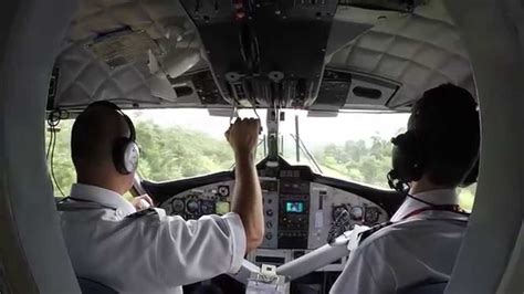 Flight in a Twin Otter [Cockpit] - YouTube