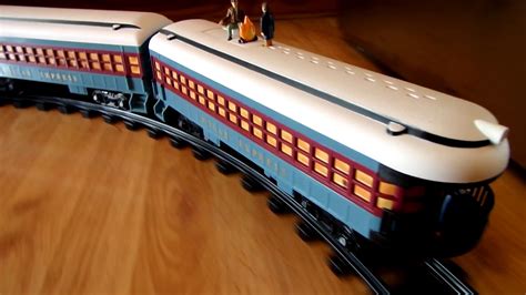 Lionel Polar Express Train Set G Scale DEMO! - YouTube