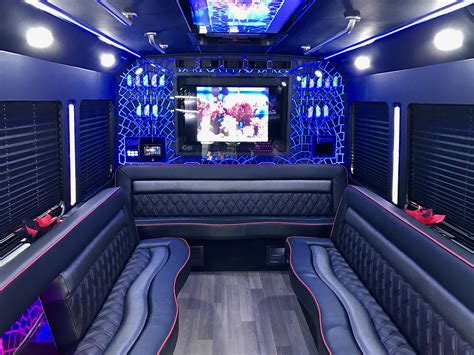 Party Bus – Bobs Limo Service