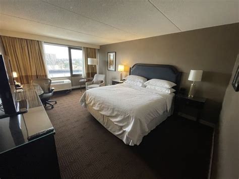 SHERATON LISLE NAPERVILLE HOTEL - Updated December 2024 - 96 Photos & 82 Reviews - 3000 ...