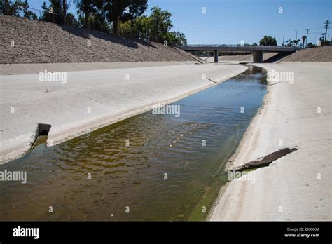 Los angeles river reseda hi-res stock photography and images - Alamy