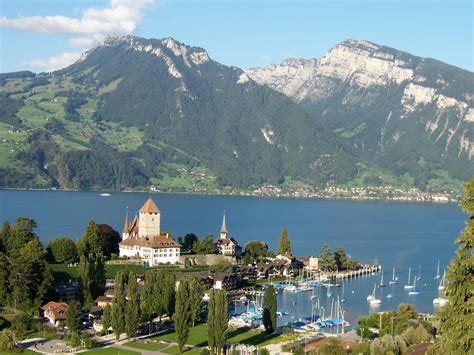 File:Spiez am Thunersee.JPG - Wikipedia