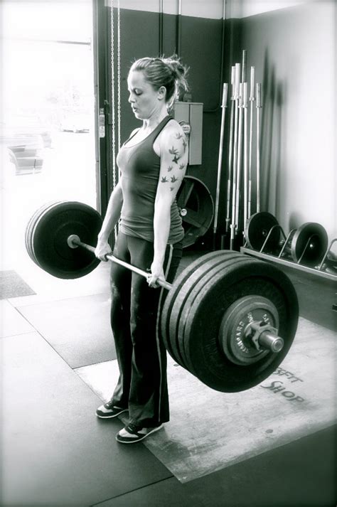 Squat, Deadlift and Bench Press Guidelines for Women... : Adam Farrah, B.S.