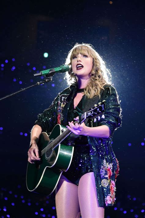 Taylor Swift – Performs at Reputation Stadium Tour in Tokyo – GotCeleb