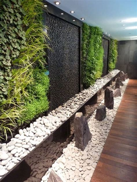 Fuente de agua en piedra decorativa | homify | Jardines verticales ...