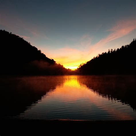 Sunrise at Ranu Kumbolo | Agung Ardyatmo | Flickr