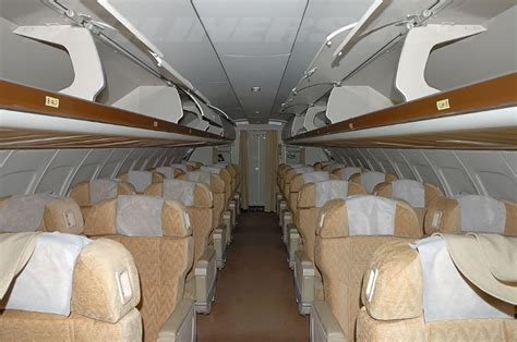 Alrosa Tupolev Tu154 interior | 飛行機