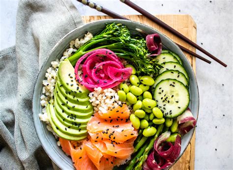 Easy Smoked Salmon Sushi Bowl - The Delicious plate