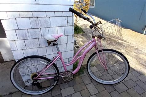 Schwinn Roxie Pink Ladies 26 Beach Cruiser Bike,7-Speed,Salvage/Parts $50 | Bikes For Sale | Los ...