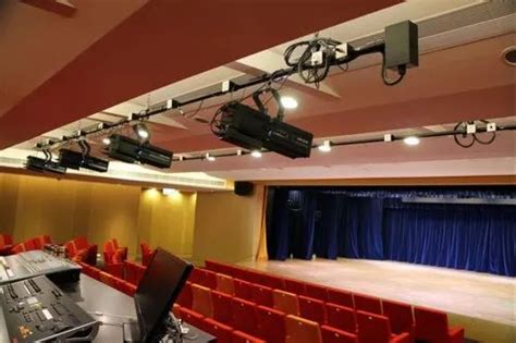 Easy To Install Auditorium Lighting in New Delhi | ID: 20938266233