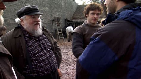 Game of Thrones: 50 Awesome Behind-the-Scenes Photos - Page 3 of 5 ...