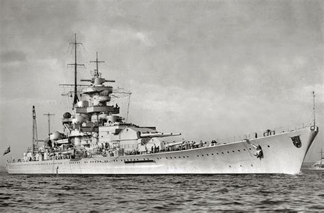 German battleship/battlecruiser Gneisenau.[2708 × 1781] : WarshipPorn