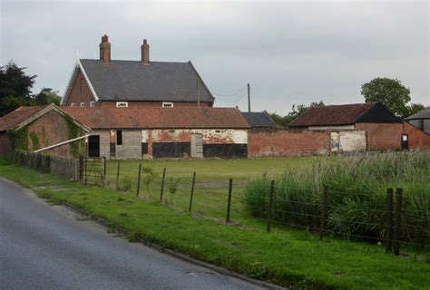 Walnut Tree Farm © Andrew Hill :: Geograph Britain and Ireland