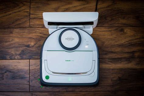 Vorwerk Kobold VR300 Vacuum Robot Review // TechNuovo.com