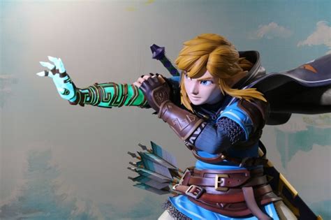 Zelda: Tears Of The Kingdom statue shows off Link’s weird new arm ...